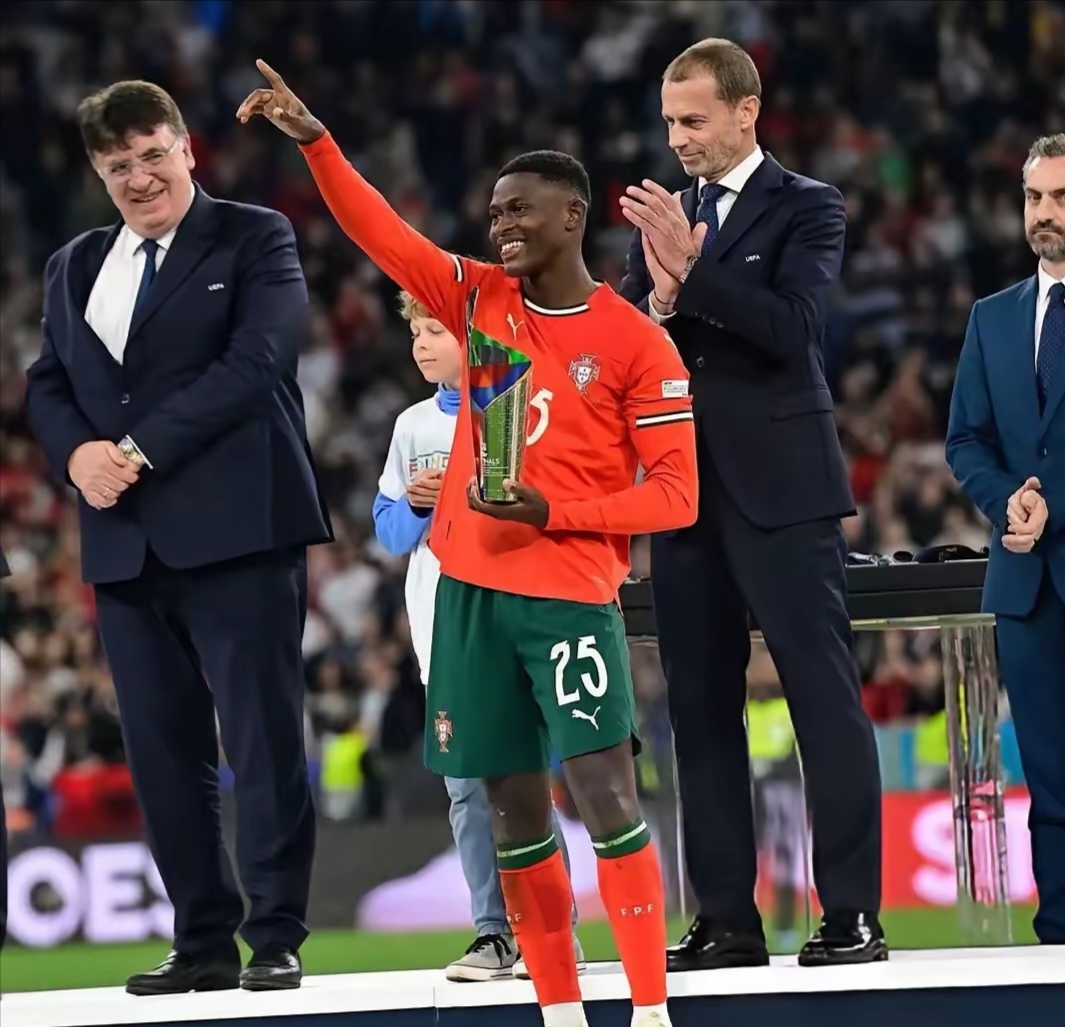 爱游戏体育官网国际比赛日葡萄牙体育调整名单以备欧联，手感冰凉环节打磨，更衣室稳定，轮换策略成焦点的简单介绍