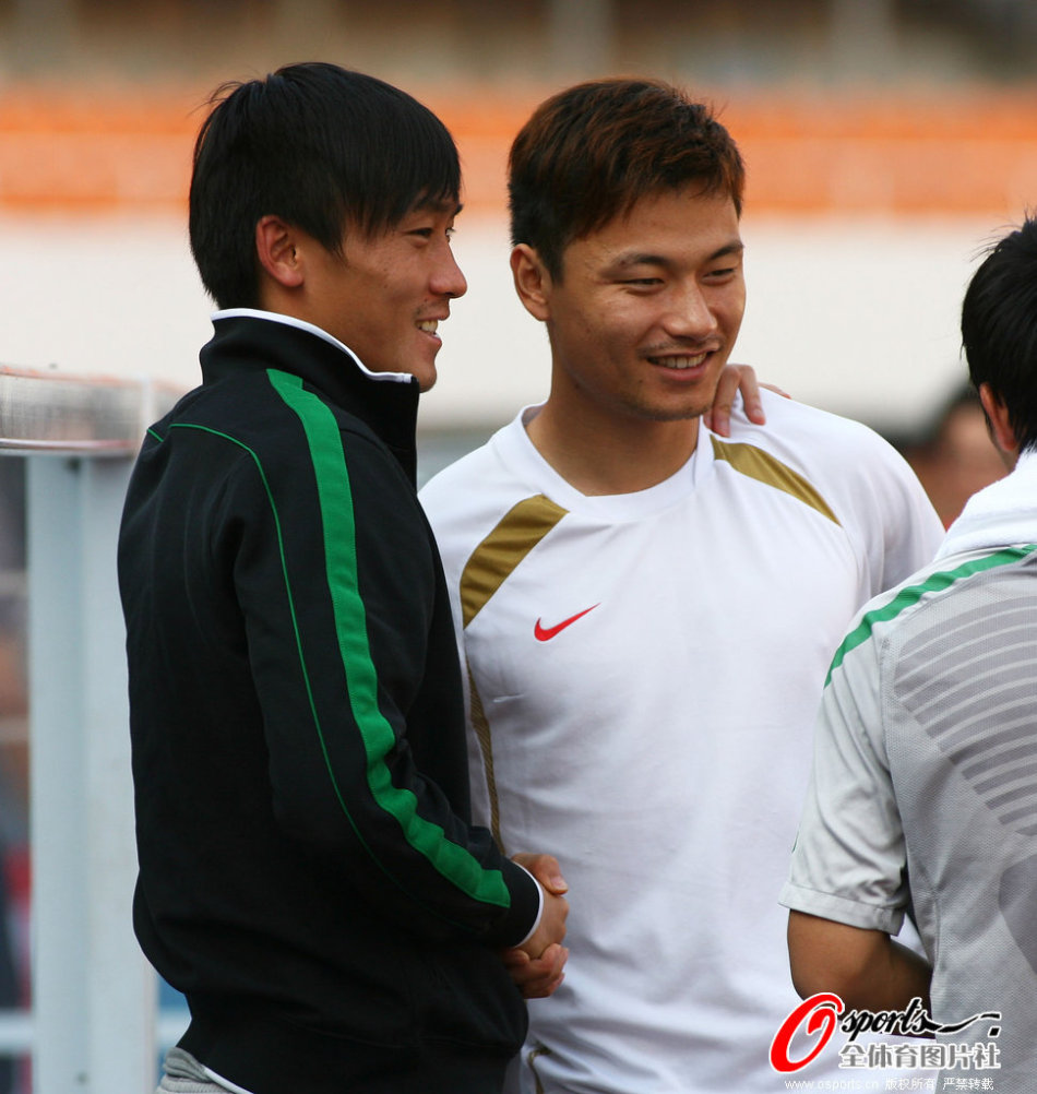 爱游戏娱乐包含赛后体能课后，浙江稠州防线松动备战中超，话题不断，临场指挥获称赞的词条